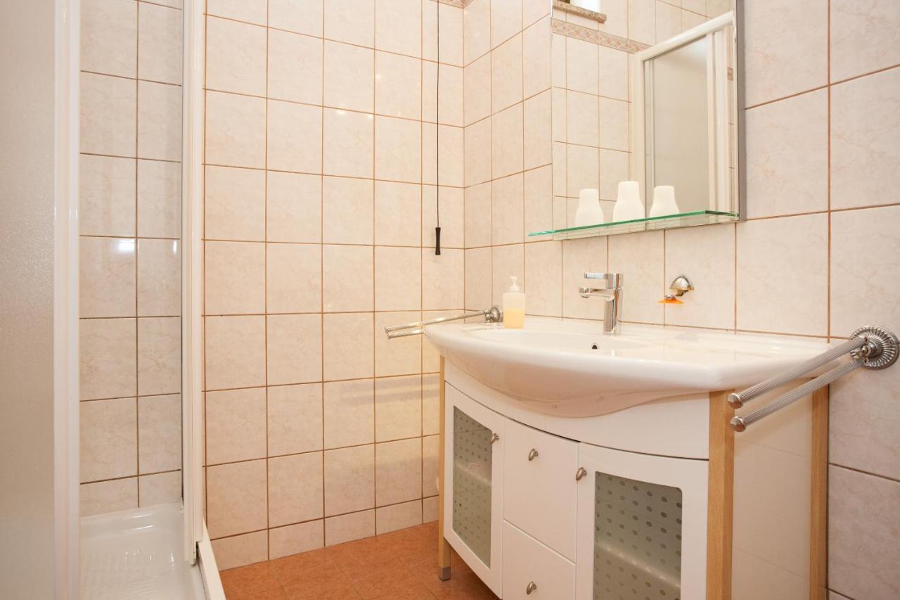 Apartments Dino クルク エクステリア 写真